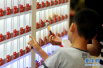 中国电商巨头布局无人超市产业　“刷脸购物”带来新体验