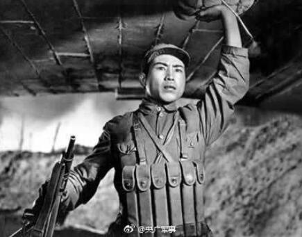1947年初的长安岭狙击战，他在班长牺牲、副班长重伤的情况下，挺身而出自任班长，如期完成了狙击任务，又立大功一次。至牺牲前，他共立大功3次、小功4次，荣获3枚勇敢奖章和一枚毛泽东勋章。