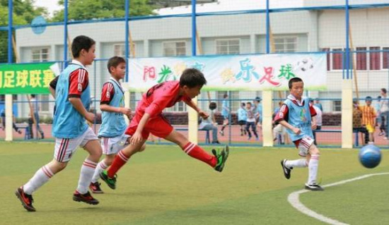 【微视频大赛】足球梦,从奉化尔仪小学起飞(点