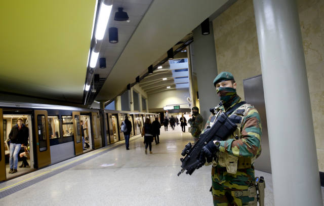 法国与比利时边境关闭 全国增派千名警力维持