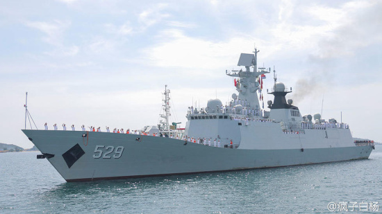 组图:中国海军舰艇首泊越南金兰湾