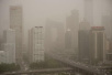 中国163万平方公里遭遇沙尘暴 北京局地PM10破2千