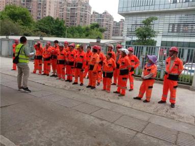 筑牢安全生产防线 福州盈和环境公司举办道路组环卫工人安全培训