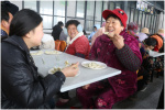 河南太康：擺設餃子宴 邀請全村60歲以上村民吃餃子